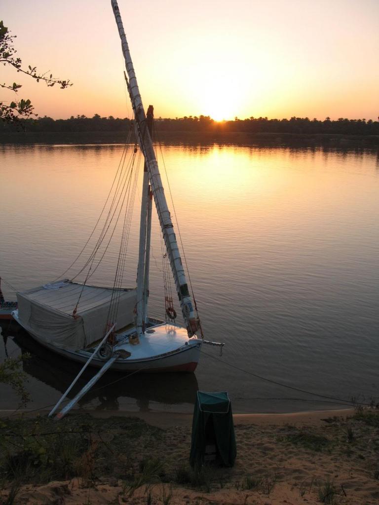 une de nos felouques au lever du soleil